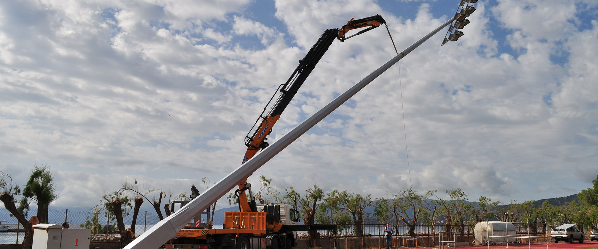 Δημοτικό Στάδιο Αγίου Νικολάου: Έλεγχος στατικής επάρκειας - NDT επιθεώρηση και επισκευή των 4 μεταλλικών πυλώνων φωτισμού