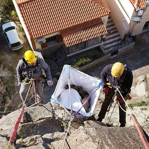Άρση επικινδυνότητας σε βραχώδη πρανή σε νησιά της Ελλάδας